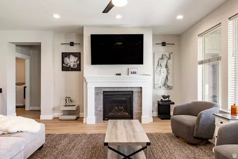 Living - 85 W 1200 N, Mapleton, UT 84664 photo 4 of 4