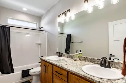 Bath - 85 W 1200 N, Mapleton, UT 84664 photo 3 of 3