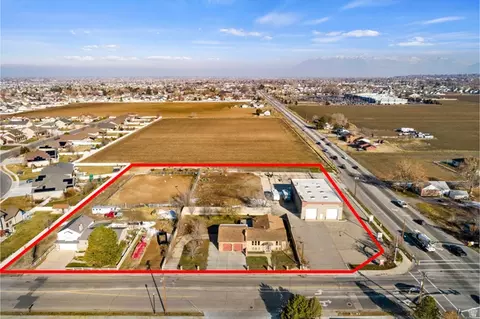 2016 W 2300 N, Clinton, UT 84015 photo 2