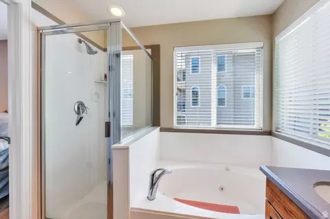 Bath - 6957 N Comanche St, Eagle Mountain, UT 84005 photo 6 of 6