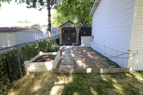 247 Hidden Dr, Sandy, UT 84070 photo 4