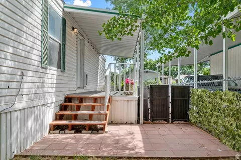 247 Hidden Dr, Sandy, UT 84070 photo 4
