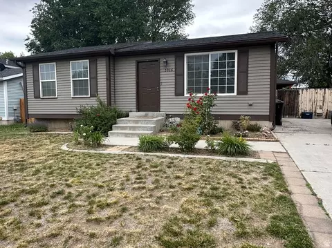 5926 S Blue Meadow Dr W, Taylorsville, UT 84129