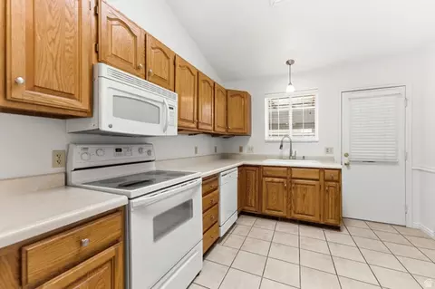 Kitchen - 552 W 2900 S, Bountiful, UT 84010 photo 1 of 2