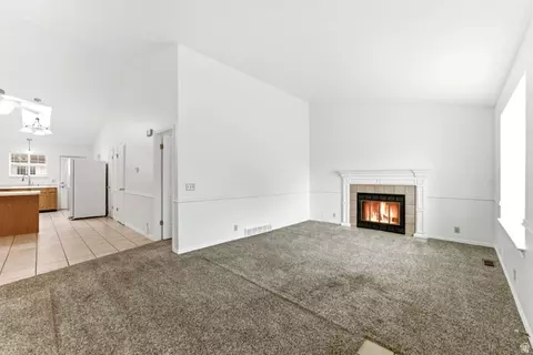 Living - 552 W 2900 S, Bountiful, UT 84010 photo 1 of 3