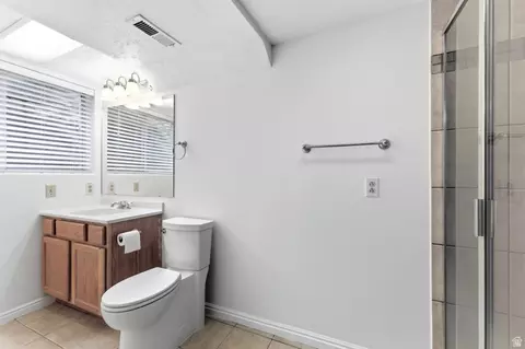 Bath - 552 W 2900 S, Bountiful, UT 84010 photo 3 of 3