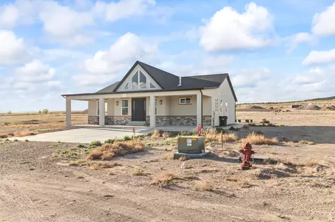 Exterior - 1036 W Chads Rd, Bicknell, UT 84715 photo 7 of 9