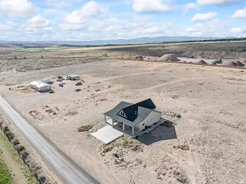 View/Area - 1036 W Chads Rd, Bicknell, UT 84715 photo 3 of 4