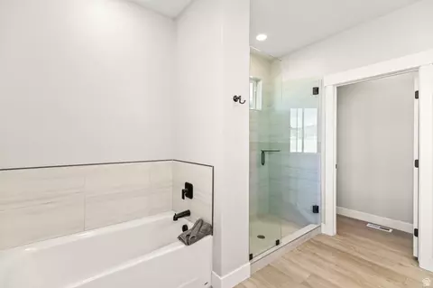 Bath - 1036 W Chads Rd, Bicknell, UT 84715 photo 4 of 6