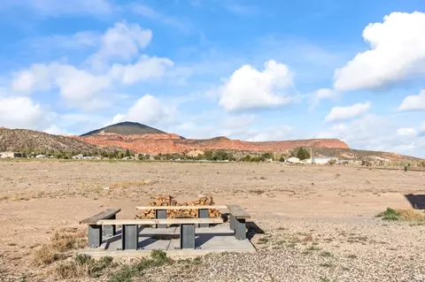 Exterior - 1036 W Chads Rd, Bicknell, UT 84715 photo 2 of 9