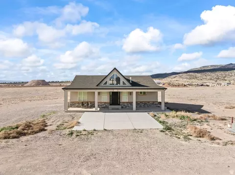 Exterior - 1036 W Chads Rd, Bicknell, UT 84715 photo 8 of 9