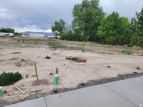 345 S 100 E # 3, Delta, UT 84624 photo 2