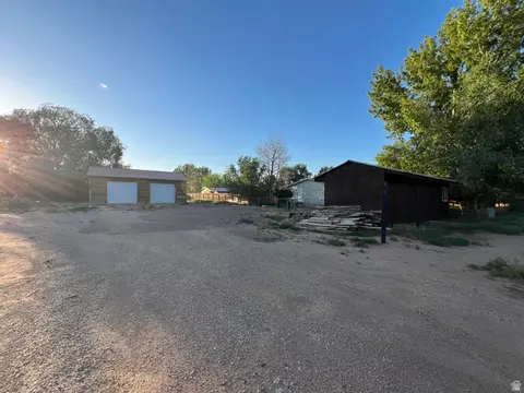 Exterior - 461 E 500 S, Roosevelt, UT 84066 photo 7 of 8