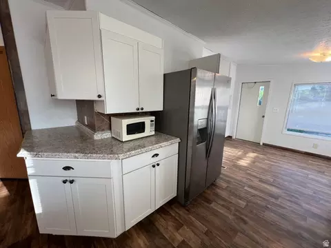 Kitchen - 461 E 500 S, Roosevelt, UT 84066 photo 1 of 2