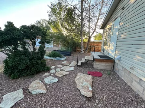 Exterior - 461 E 500 S, Roosevelt, UT 84066 photo 3 of 8