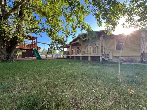 Exterior - 461 E 500 S, Roosevelt, UT 84066 photo 8 of 8