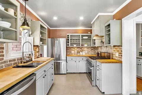 Kitchen - 245 E 200 N, Springville, UT 84663 photo 1 of 3