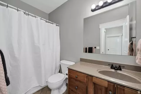 Bath - 729 Eagle View Dr, Providence, UT 84332 photo 4 of 6