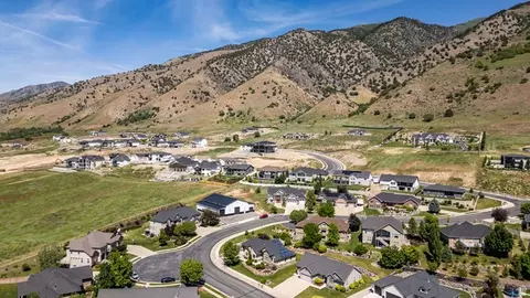 View/Area - 729 Eagle View Dr, Providence, UT 84332 photo 7 of 18