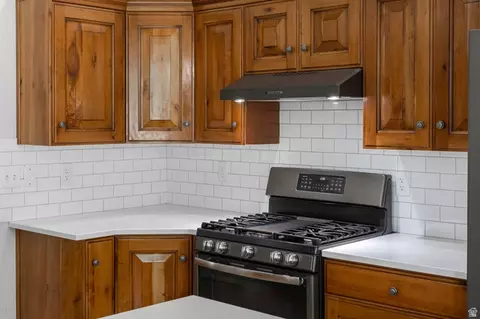 Kitchen - 729 Eagle View Dr, Providence, UT 84332 photo 4 of 6
