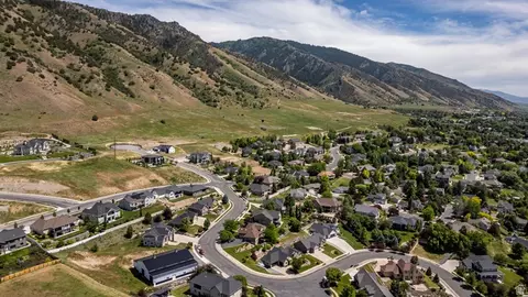 View/Area - 729 Eagle View Dr, Providence, UT 84332 photo 16 of 18