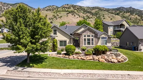 729 Eagle View Dr, Providence, UT 84332
