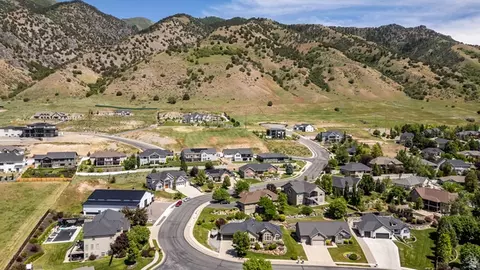 View/Area - 729 Eagle View Dr, Providence, UT 84332 photo 5 of 18