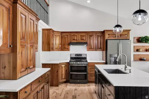 Kitchen - 729 Eagle View Dr, Providence, UT 84332 photo 2 of 6