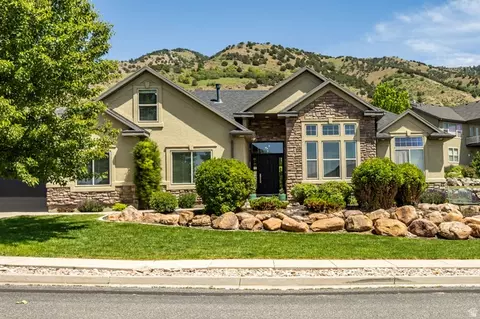 Exterior - 729 Eagle View Dr, Providence, UT 84332 photo 1 of 8