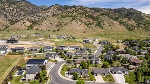 View/Area - 729 Eagle View Dr, Providence, UT 84332 photo 6 of 18