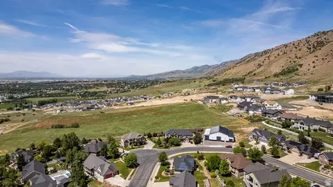 View/Area - 729 Eagle View Dr, Providence, UT 84332 photo 9 of 18
