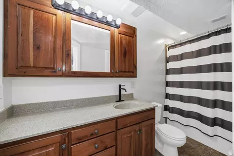 Bath - 729 Eagle View Dr, Providence, UT 84332 photo 6 of 6