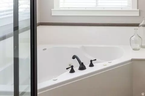 Bath - 729 Eagle View Dr, Providence, UT 84332 photo 3 of 6
