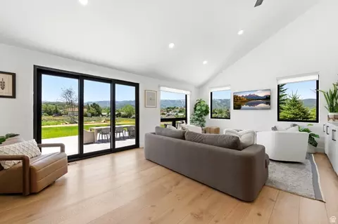 118 E Countryside Cir, Park City, UT 84098