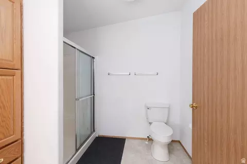 Bath - 355 S 300 E, Monroe, UT 84754 photo 3 of 6