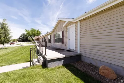 Exterior - 355 S 300 E, Monroe, UT 84754 photo 5 of 12