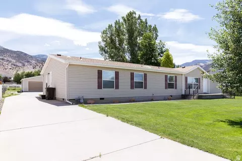 Exterior - 355 S 300 E, Monroe, UT 84754 photo 3 of 12