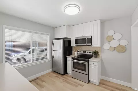 Kitchen - 979 S 400 E, Orem, UT 84097 photo 2 of 2