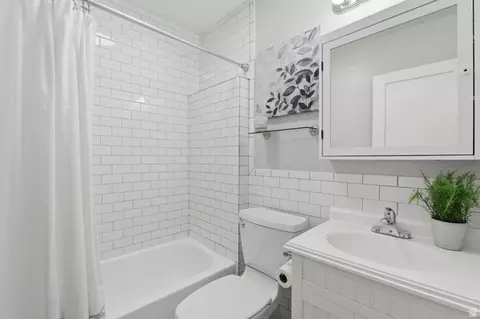 Bath - 979 S 400 E, Orem, UT 84097 photo 1 of 1