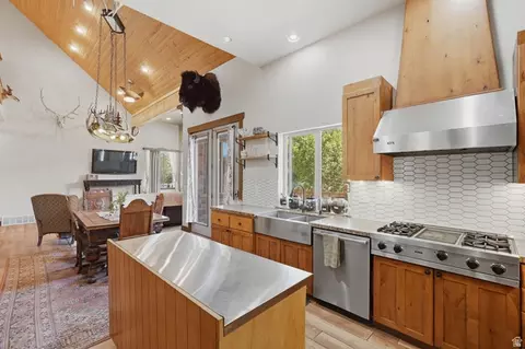Kitchen - 7295 S 600 W, Willard, UT 84340 photo 3 of 4