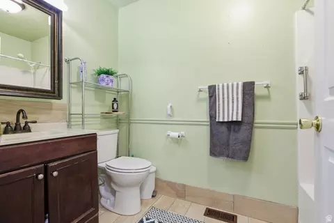 Bath - 435 E 4th N, Preston, ID 83263 photo 3 of 3