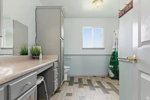 Bath - 435 E 4th N, Preston, ID 83263 photo 1 of 3