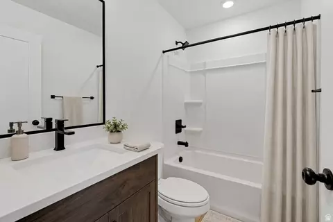 Bath - 868 E Brookshade Ln #103, Murray, UT 84107 photo 2 of 2