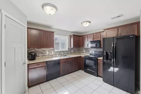 Kitchen - 310 N 680 E, Vineyard, UT 84058 photo 1 of 2