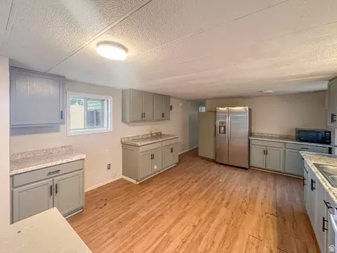 Kitchen - 11021 S Highway 191 UNIT C, Moab, UT 84532 photo 1 of 2