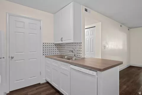 Kitchen - 1216 E Waterside Cv S #12, Midvale, UT 84047 photo 3 of 3