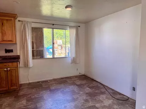 Living - 271 N 150 E, Delta, UT 84624 photo 1 of 6