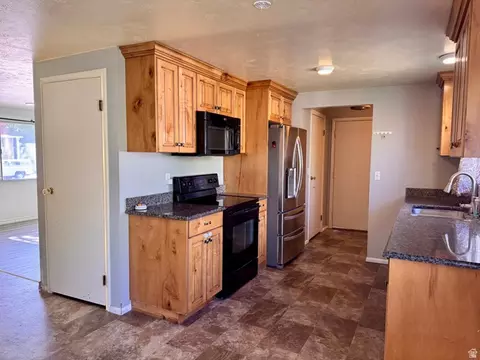Kitchen - 271 N 150 E, Delta, UT 84624 photo 2 of 4