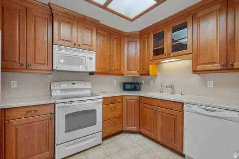 11086 S Grape Arbor Pl Apt 101 E, Sandy, UT 84070 photo 10