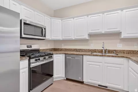Kitchen - 1364 E Old Maple Ct S, Murray, UT 84117 photo 2 of 2